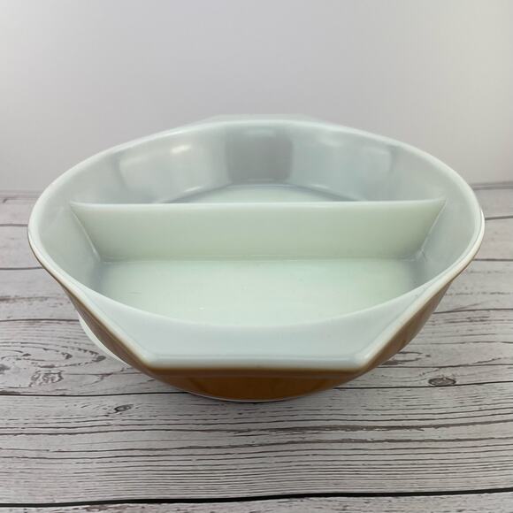 Vintage Pyrex Early American Pattern 1.5 Qt Divided Casserole, Gold Eagle Brown - Picture 7 of 10